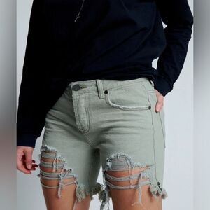 One Teaspoon Free People Stevies Long Length Boyfriend Shorts fade Khaki NWT 28